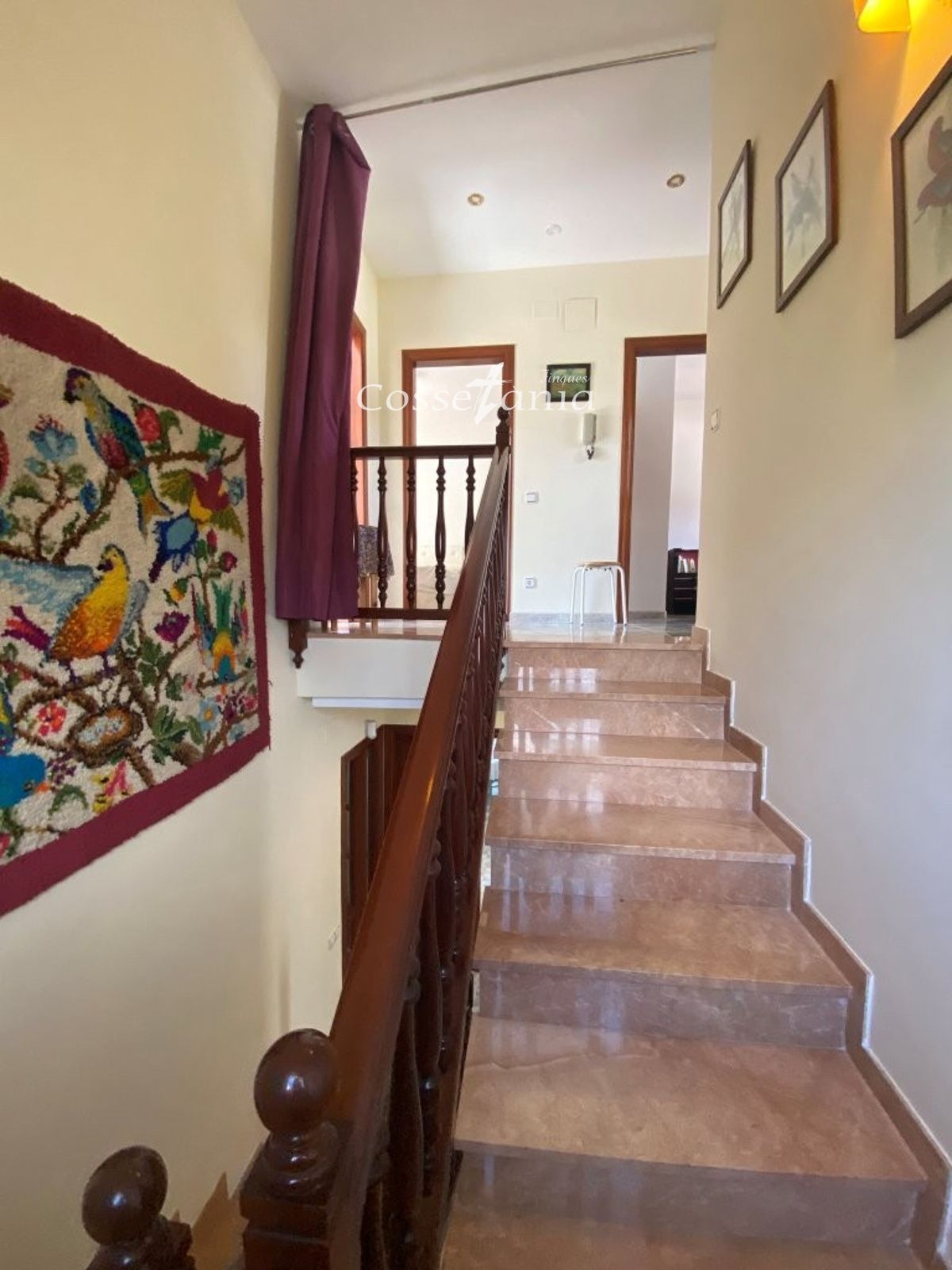 VENTA DE CHALET INDEPENDIENTE DE 4 DORMITORIOS / 3 BAÑOS Y PISCINA PROPIA