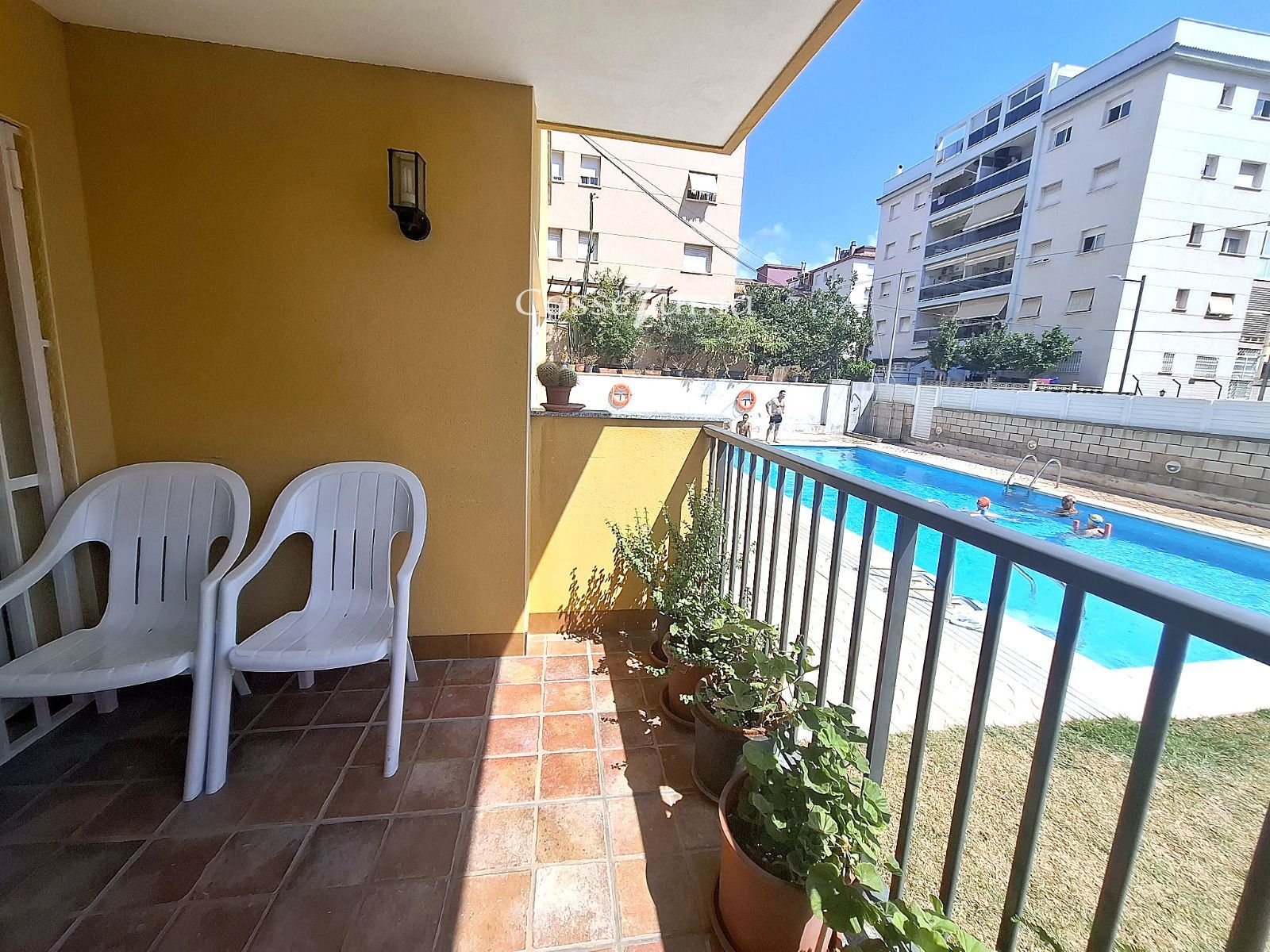 Piso de 3 dormitorios con terraza y piscina cerca del mar en Segur de Calafell - Foto 12