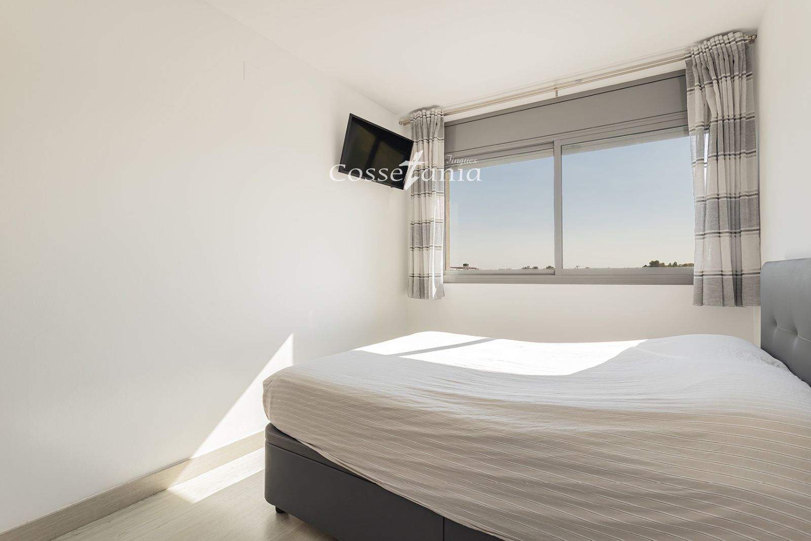Piso con solárium privado, garaje y vistas al mar en Calafell Pueblo - Foto 8
