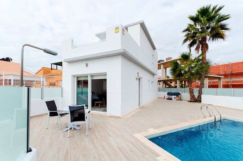 Chalet Independiente en venta Torrevieja, Alicante. Ref: 1657. COSTABLANCA TOP 