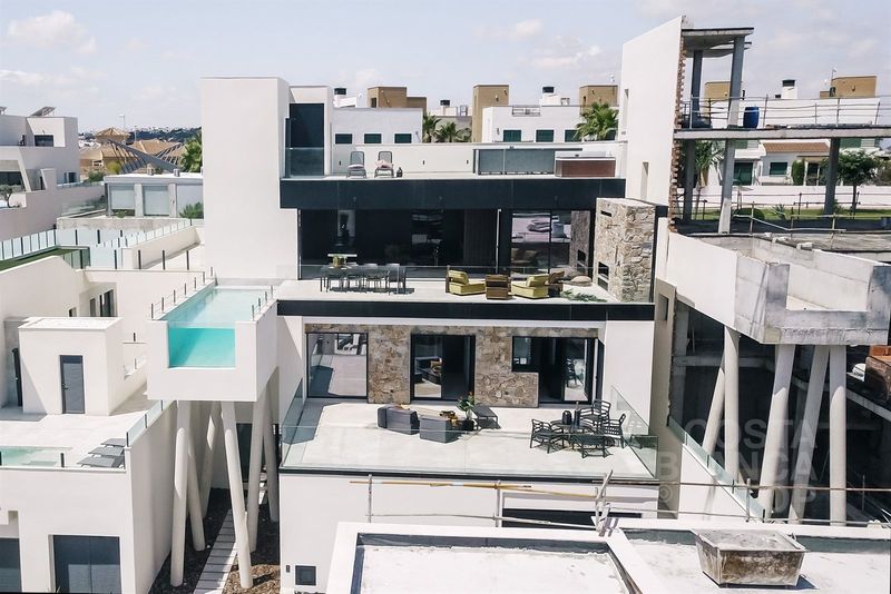 Chalet Independiente en venta Rojales, Alicante. Ref: 2034. COSTABLANCA TOP 