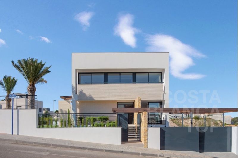 Chalet Independiente en venta Pilar De La Horadada, Alicante. Ref: 2408. COSTABLANCA TOP 