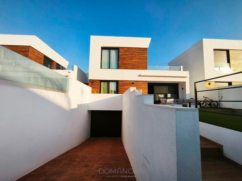 Chalet Independiente en venta El Campello, Alicante. Ref: 1580. ANASTASIIA DOMANOVA