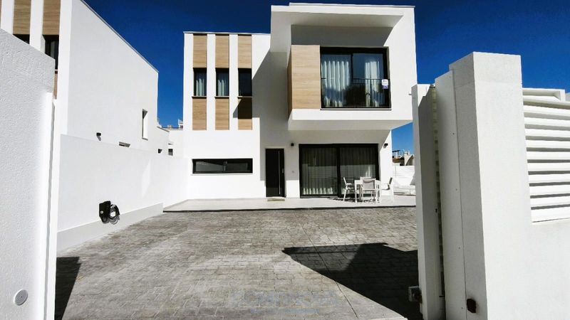 Chalet Independiente en venta Dénia, Alicante. Ref: 1689. ANASTASIIA DOMANOVA