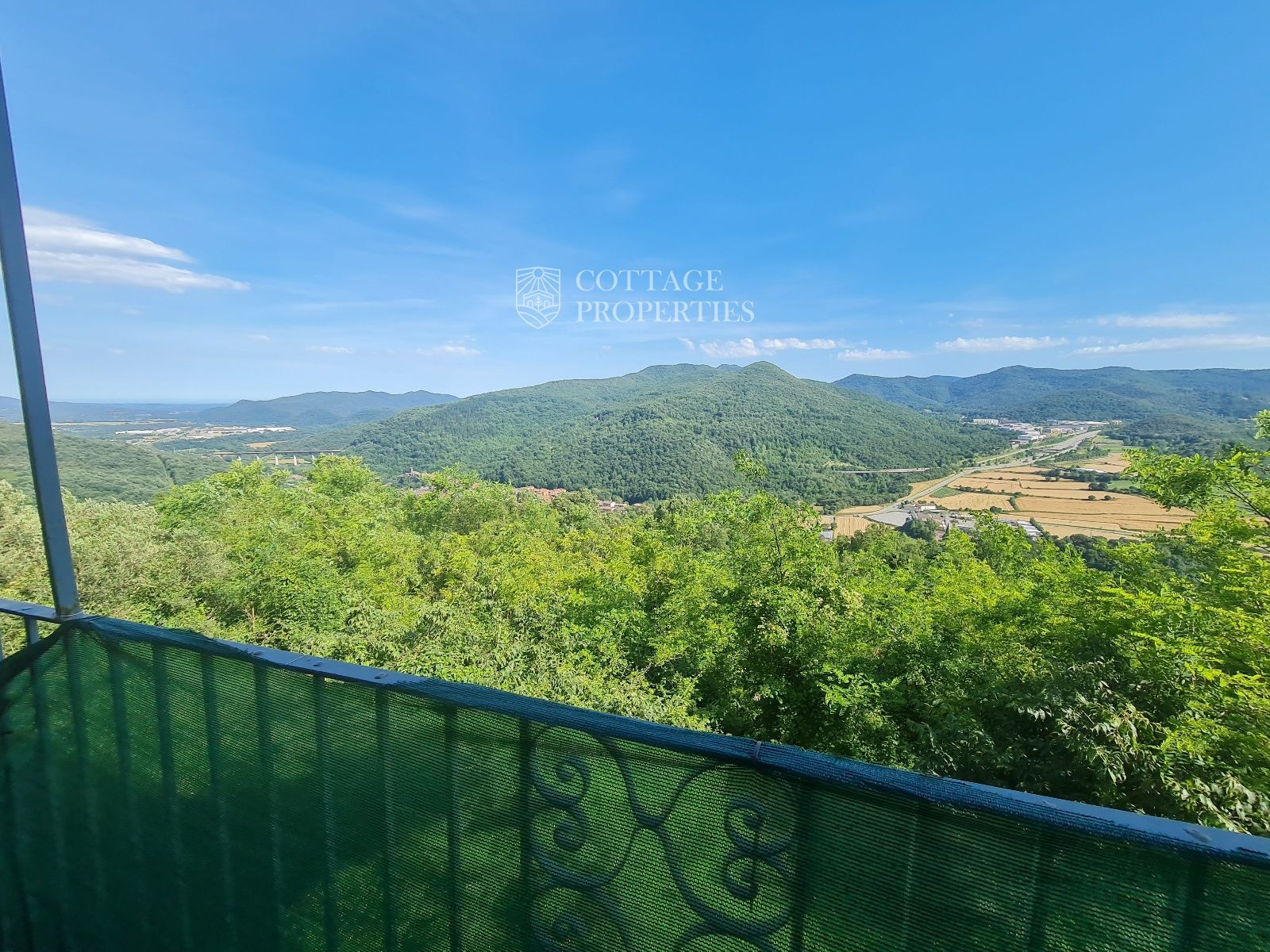 Masía de piedra a rehabilitar en Sant Joan les Fonts | Ref: 1587
