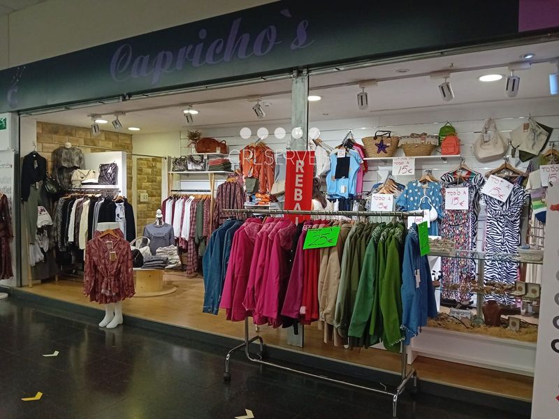 Local Comercial en traspaso Viladecans, Barcelona. Ref: 1073. CPL SERVEIS