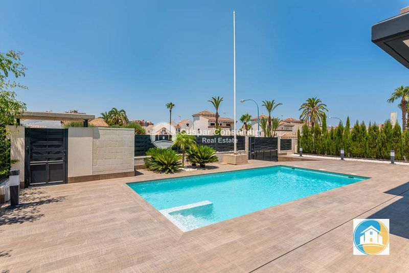 Detached Villa for sale La Manga del Mar Menor, Murcia. Ref: 1019. Cuspar Consulting Real Estate