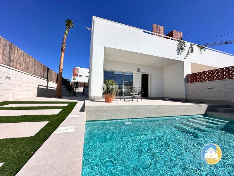 Detached Villa for sale Pilar De La Horadada, Alicante. Ref: 1541. Cuspar Consulting Real Estate