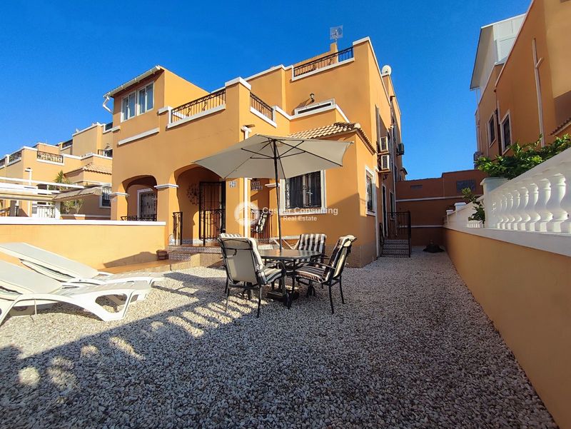 Townhouse for sale Torrevieja, Alicante. Ref: 1802. Cuspar Consulting Real Estate