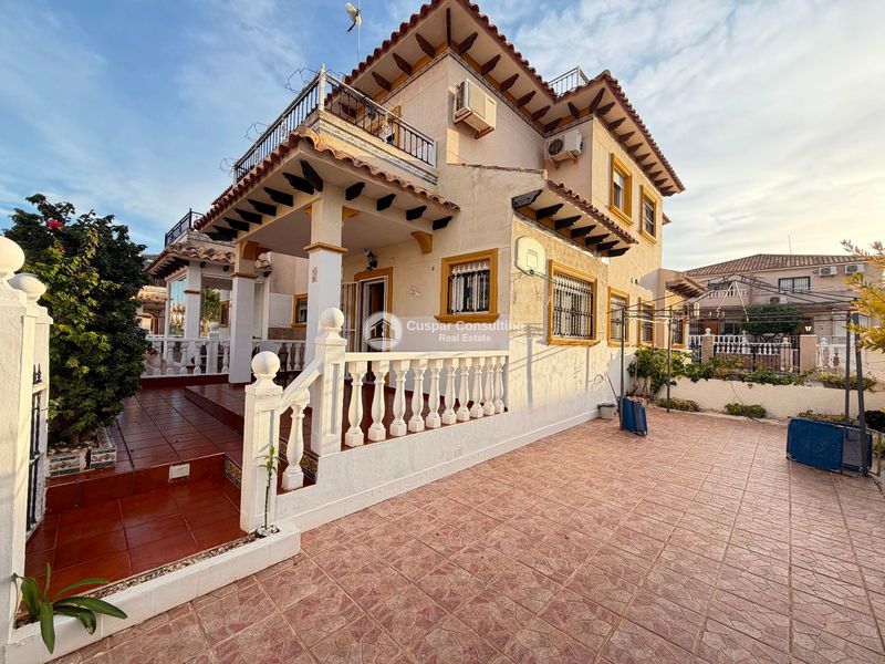 Townhouse for sale Regia, La, Alicante. Ref: 1833. Cuspar Consulting Real Estate