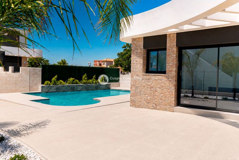 Villa te koop Rojales, Alicante. Ref: 2214. Cuspar Consulting Real Estate