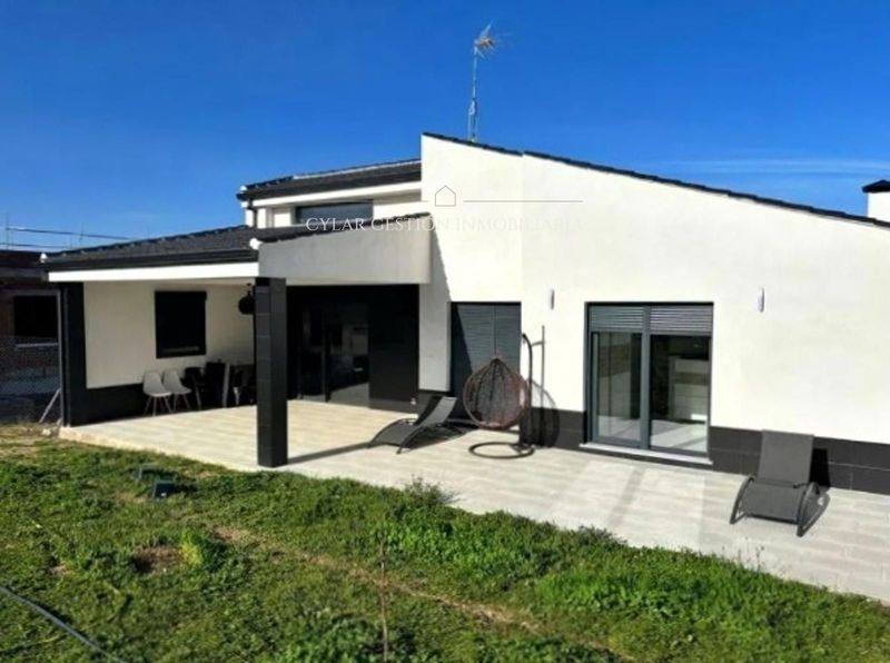 Chalet Independiente en venta Carrascal De Barregas, Salamanca. Ref: 1760. Cylar Gestión Inmobiliaria