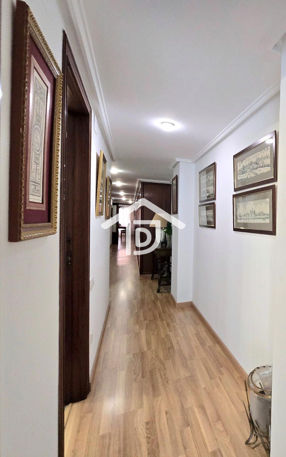Amplitud, luz y elegancia en una vivienda exterior — foto 2