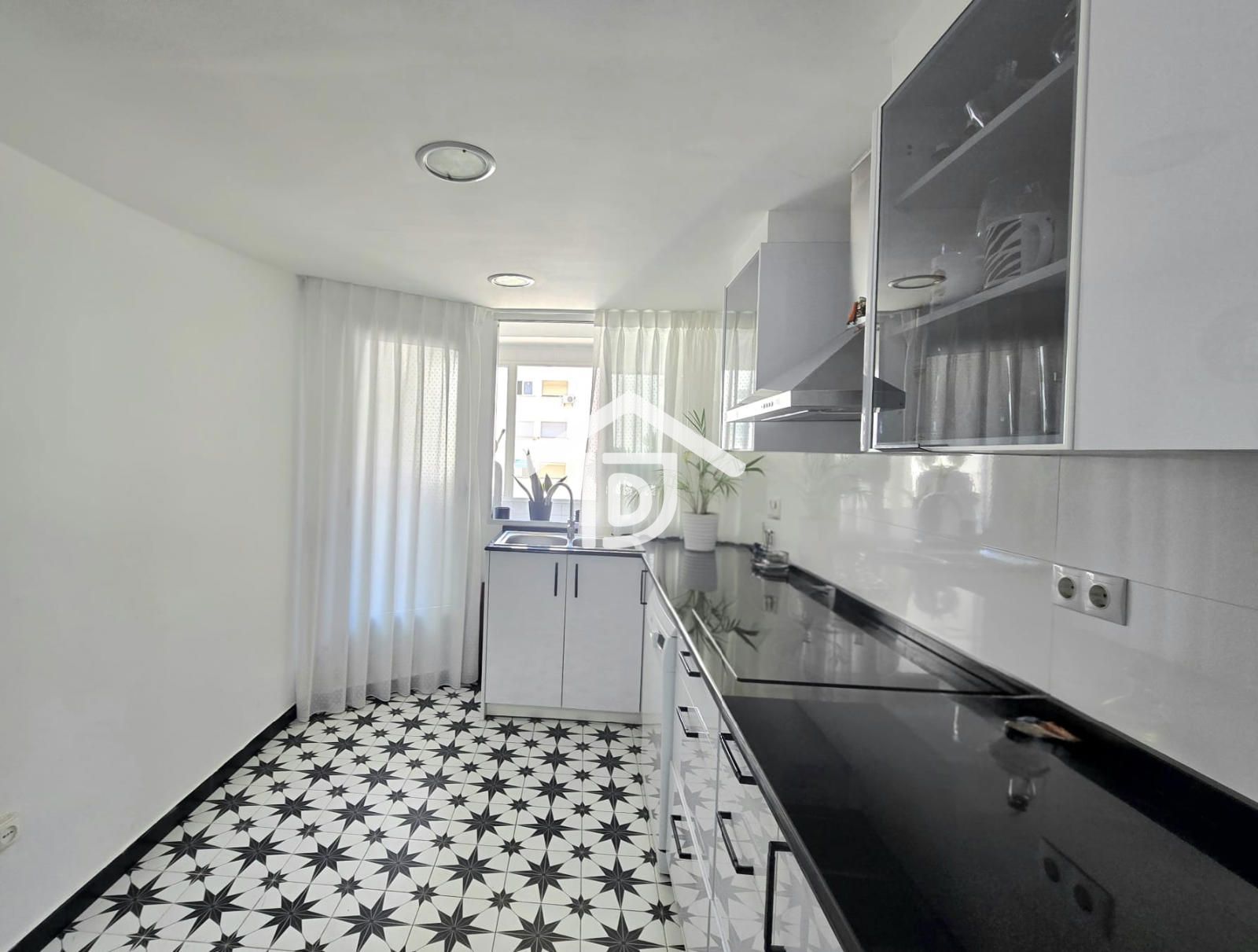 Amplitud, luz y elegancia en una vivienda exterior — foto 15