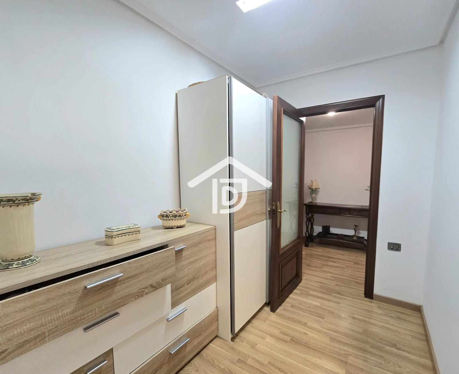 Amplitud, luz y elegancia en una vivienda exterior — foto 16