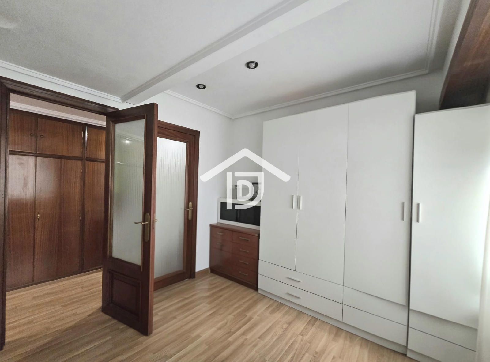 AMPLITUD, LUZ Y ELEGANCIA EN UNA VIVIENDA EXTERIOR