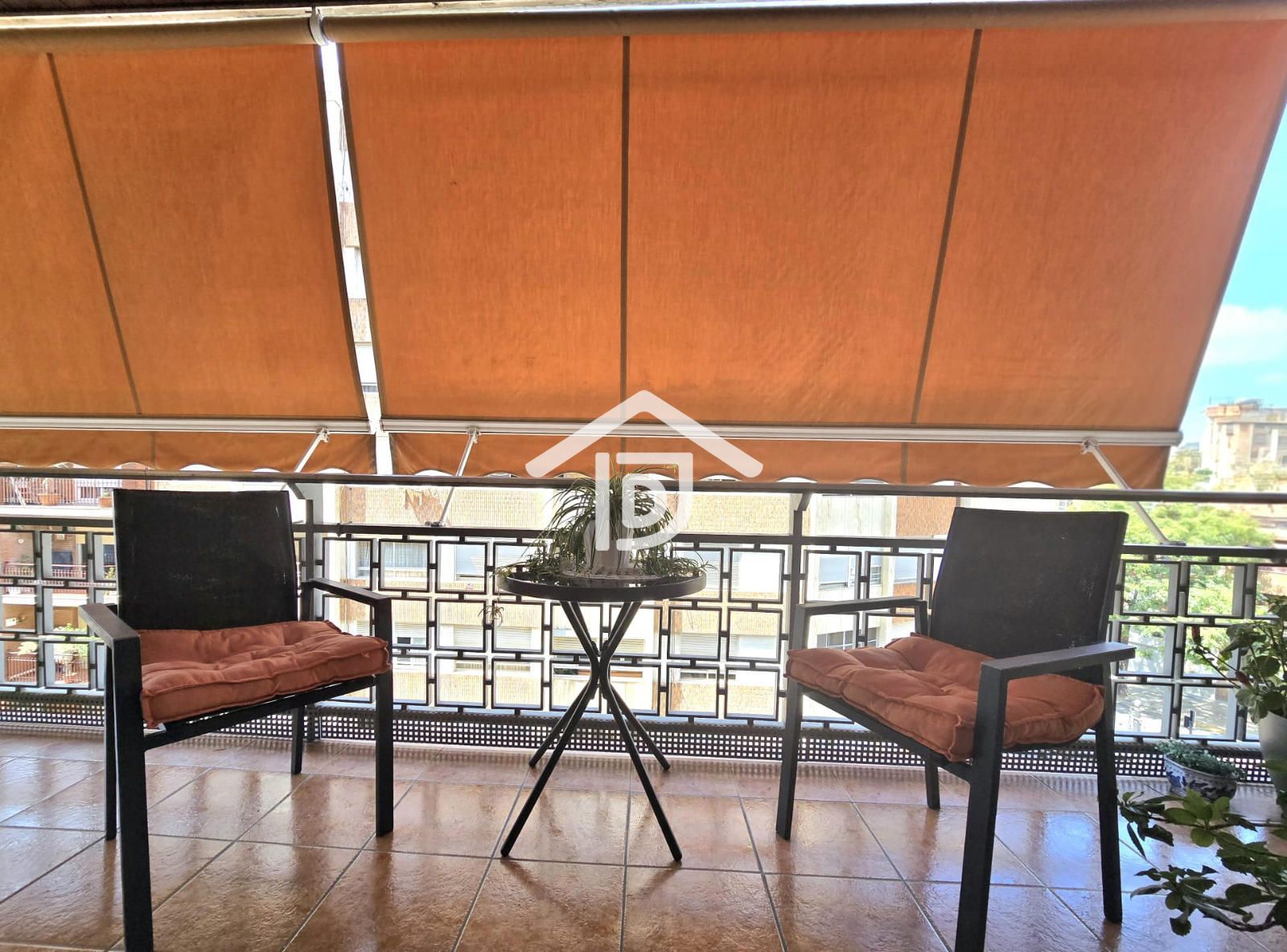 Amplitud, luz y elegancia en una vivienda exterior — foto 29