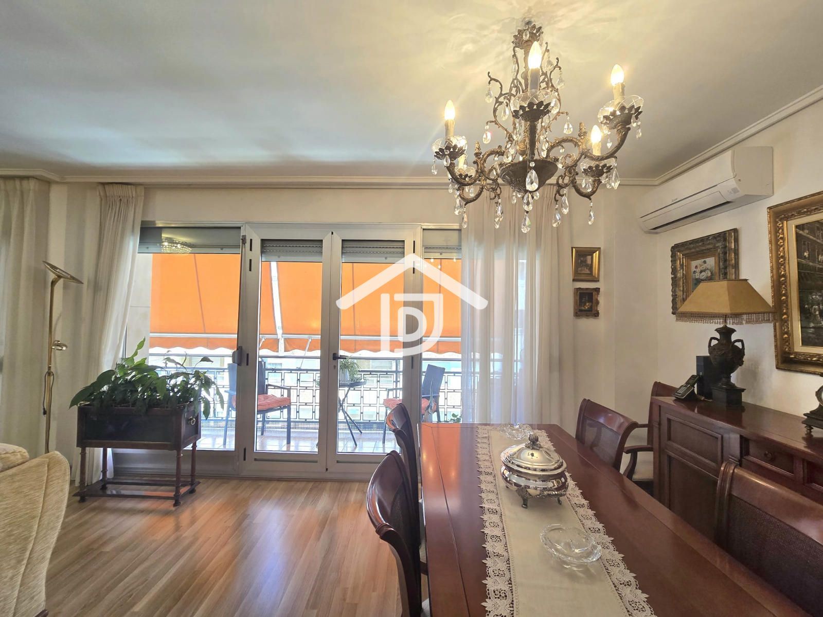 Amplitud, luz y elegancia en una vivienda exterior — foto 33