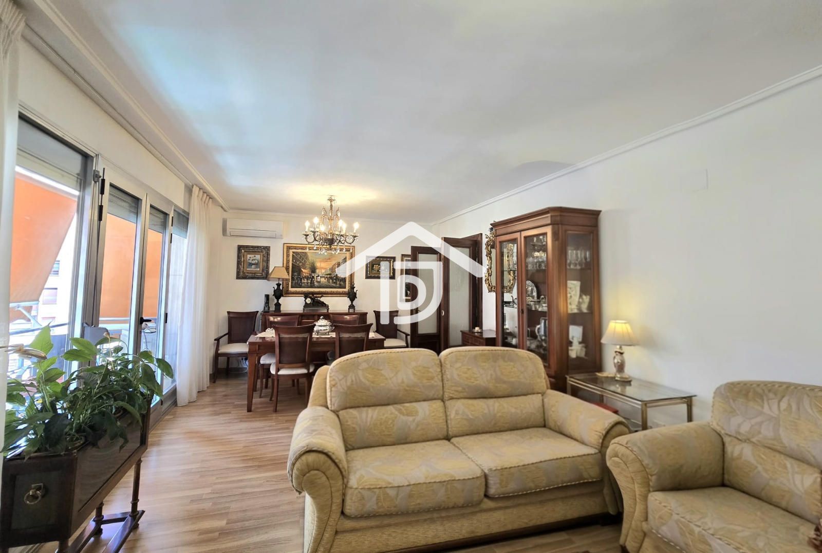 Amplitud, luz y elegancia en una vivienda exterior — foto 36