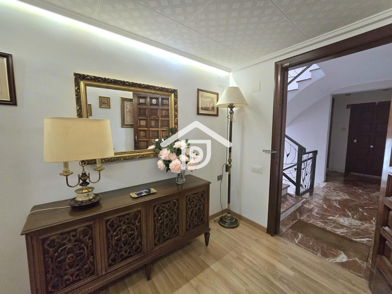 AMPLITUD, LUZ Y ELEGANCIA EN UNA VIVIENDA EXTERIOR