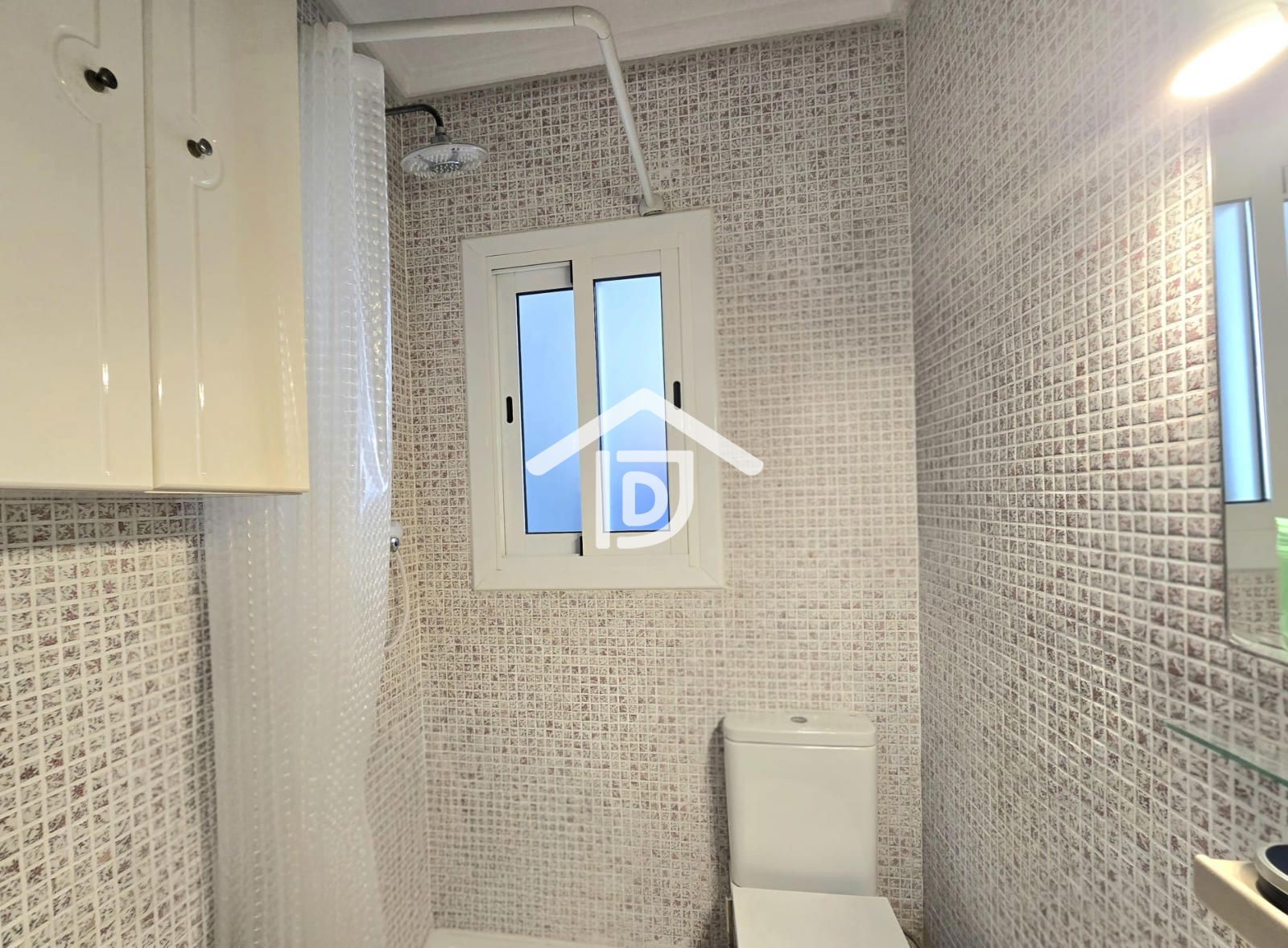 AMPLITUD, LUZ Y ELEGANCIA EN UNA VIVIENDA EXTERIOR