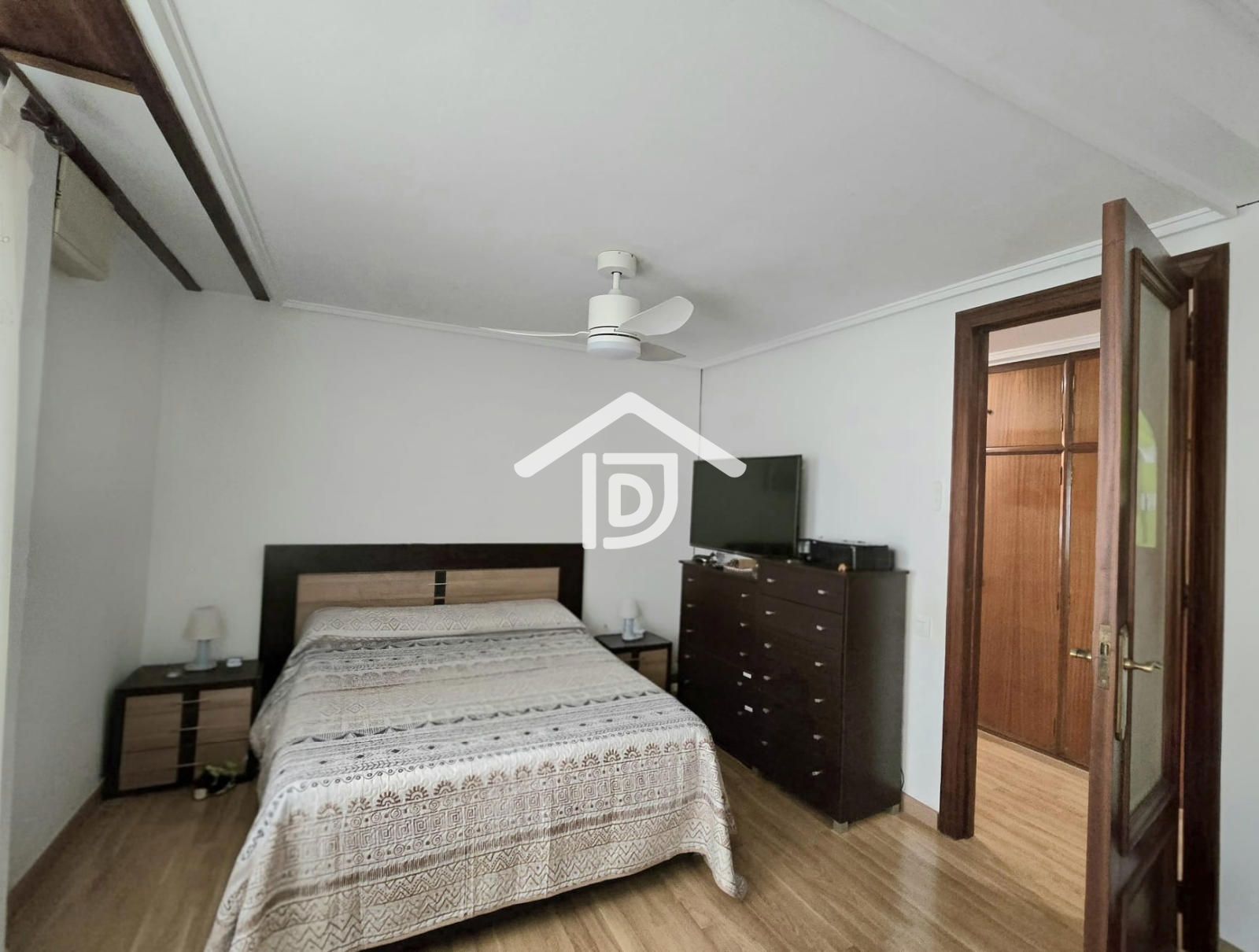 AMPLITUD, LUZ Y ELEGANCIA EN UNA VIVIENDA EXTERIOR