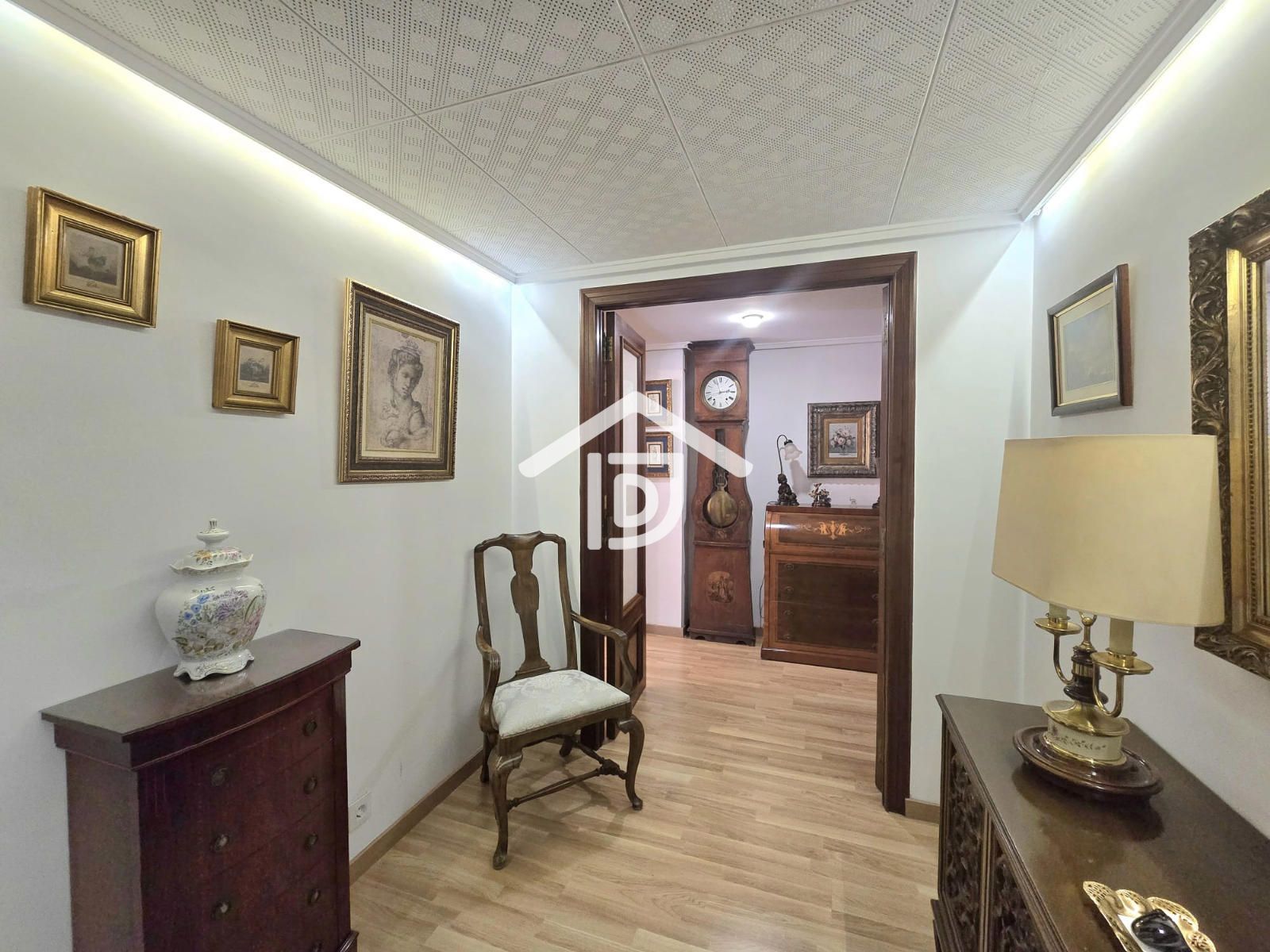 AMPLITUD, LUZ Y ELEGANCIA EN UNA VIVIENDA EXTERIOR