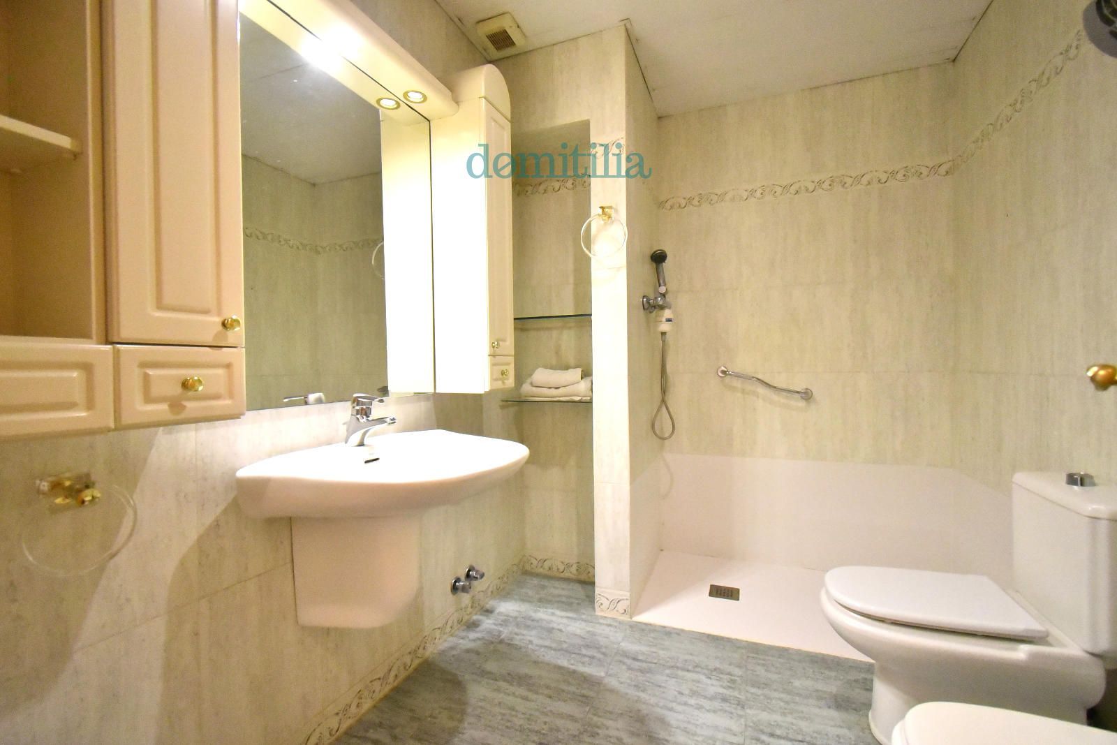 Casa adossada en venda al centre de Sabadell - Foto 14