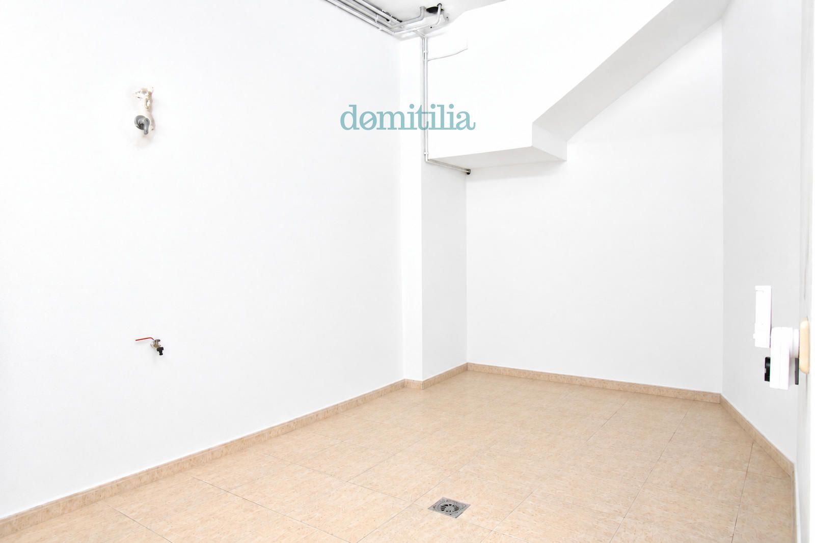 Casa adossada en venda al centre de Sabadell - Foto 2