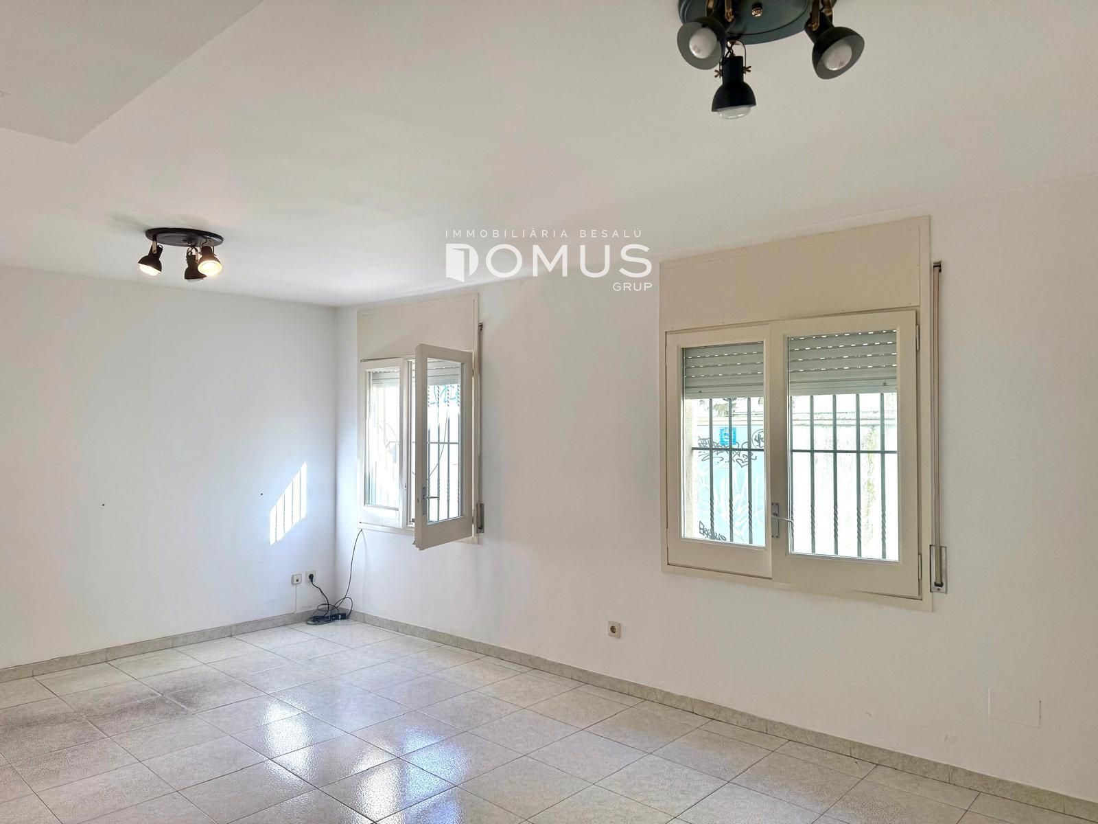 Comercial Premise for sale Besalú, Girona. Ref: 1209. Domus Grup