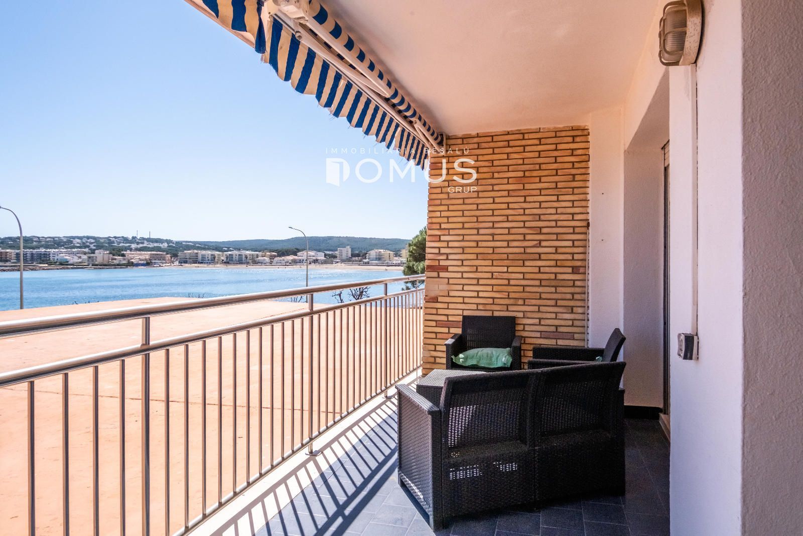 Piso en L’Escala con vistas al mar y piscina
