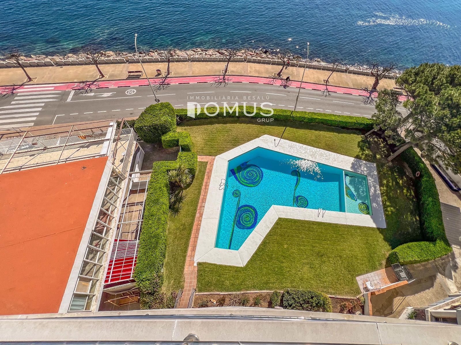 Piso en L’Escala con piscina y parking
