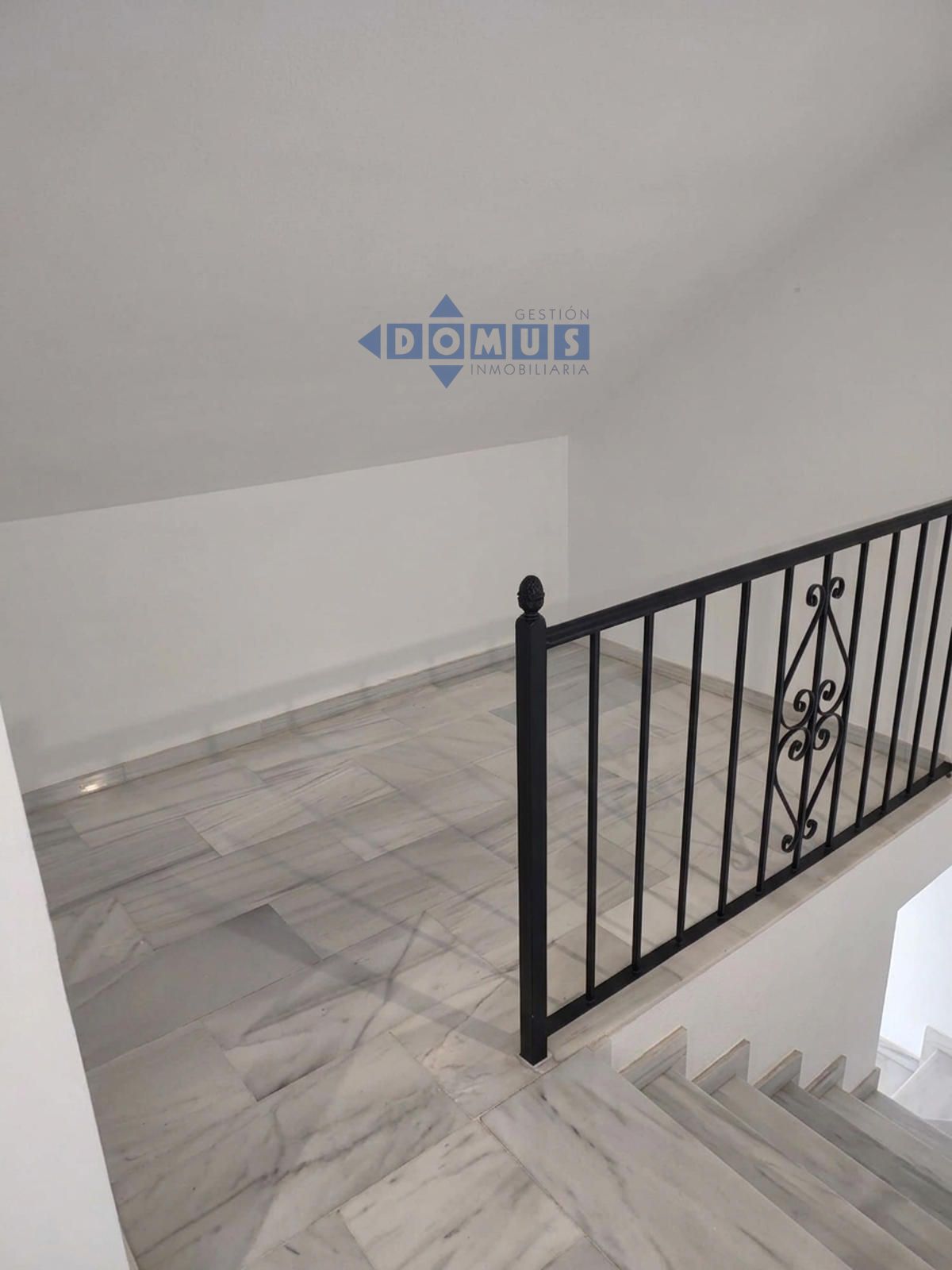 Ático luminoso con Terraza Privada y Garaje - Foto 11
