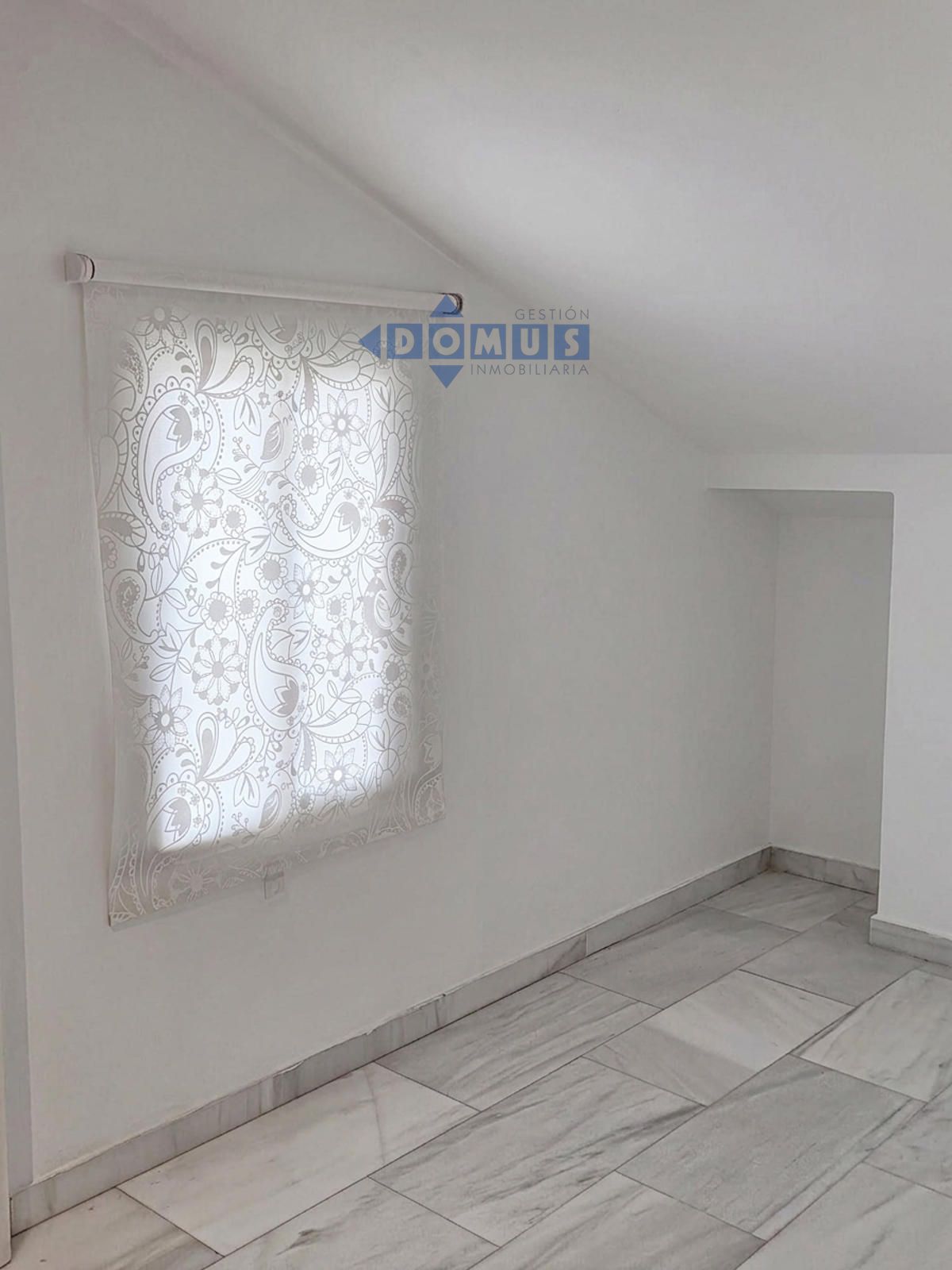 Ático luminoso con Terraza Privada y Garaje - Foto 12