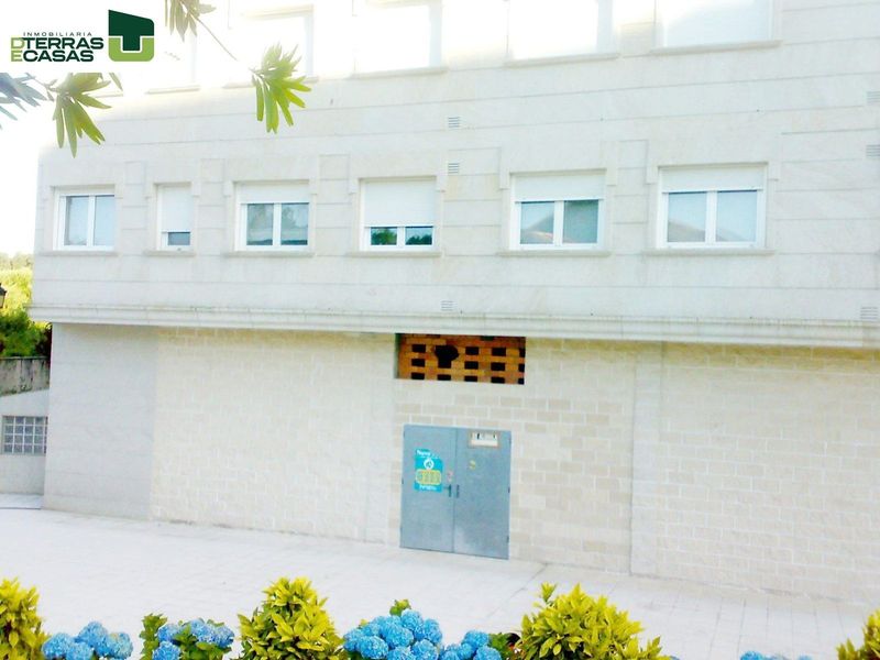 Local Comercial en venta y alquiler Vilagarcía De Arousa, Pontevedra. Ref: 1554. Dterras e Casas Inmobiliaria