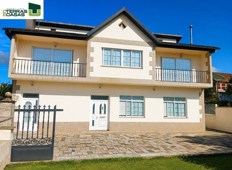 Chalet Independiente en venta Bueu, Pontevedra. Ref: 1661. Dterras e Casas Inmobiliaria