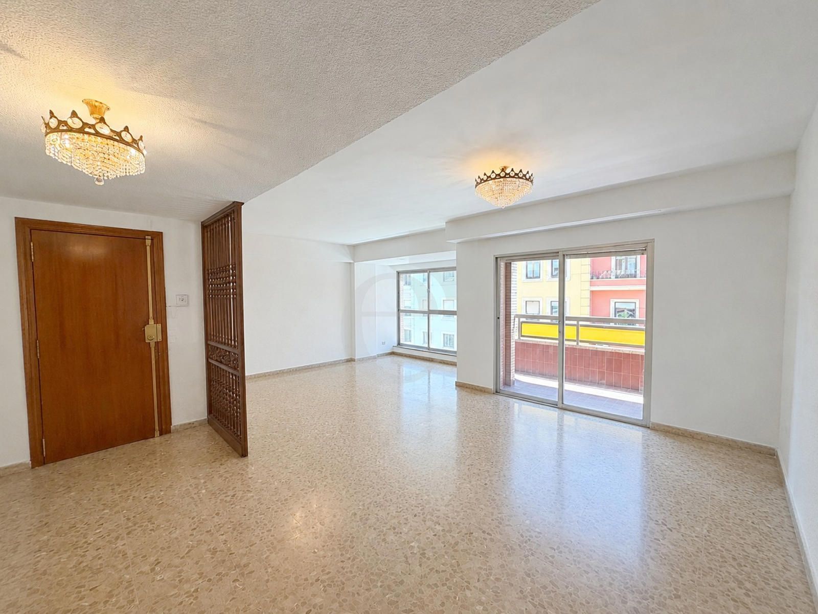 Piso en alquiler Valencia. Ref: 2610. ECOM TRANSACCIONES S.L.U.