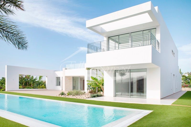 Chalet Independiente en venta La Caleta, Santa Cruz Tenerife. Ref: 5361. Elba Invest Inmobiliaria