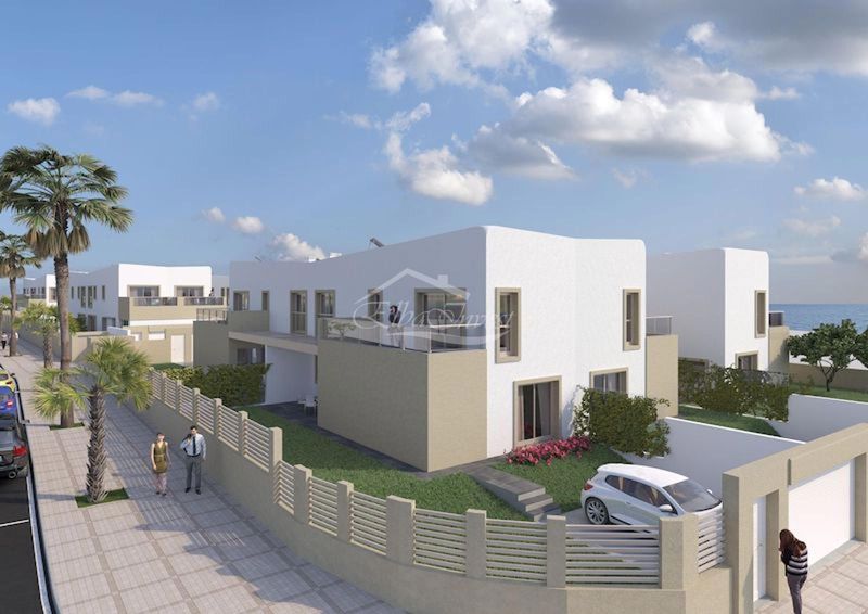 Chalet Independiente en venta El Medano, Santa Cruz Tenerife. Ref: 5431. Elba Invest Inmobiliaria