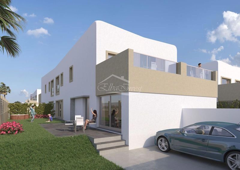Chalet Independiente en venta El Medano, Santa Cruz Tenerife. Ref: 5434. Elba Invest Inmobiliaria