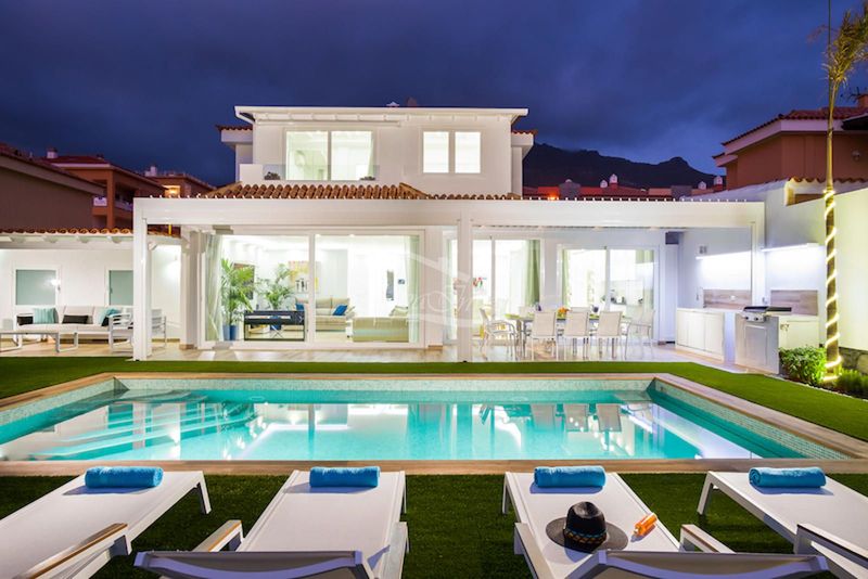 Chalet Independiente en venta Costa Adeje, Santa Cruz Tenerife. Ref: 5597. Elba Invest Inmobiliaria