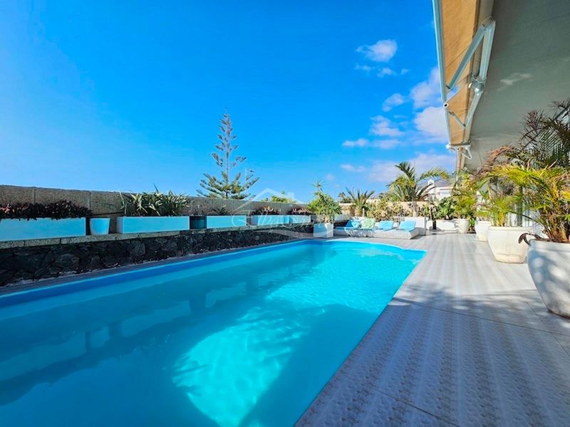 Chalet Independiente en venta Costa Adeje, Santa Cruz Tenerife. Ref: 5697. Elba Invest Inmobiliaria