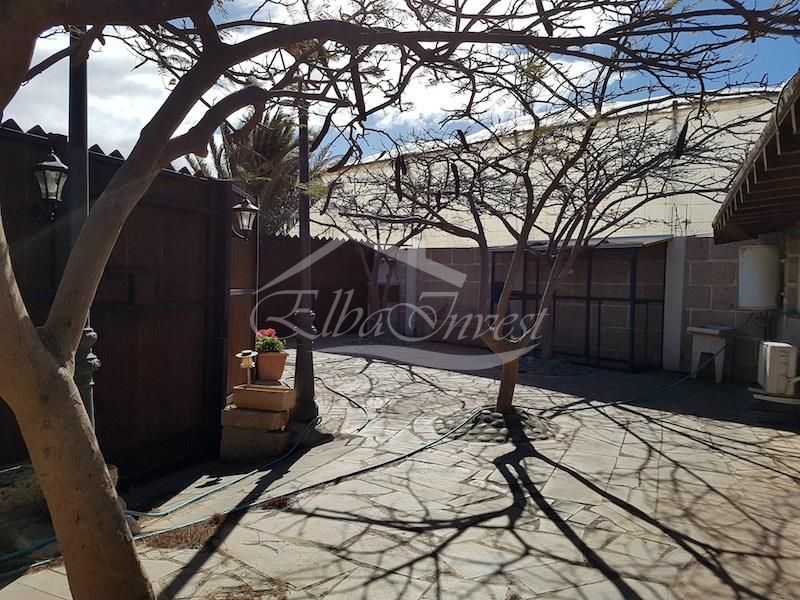 Edificio Singular en venta Chimiche, Santa Cruz Tenerife. Ref: 5790. Elba Invest Inmobiliaria