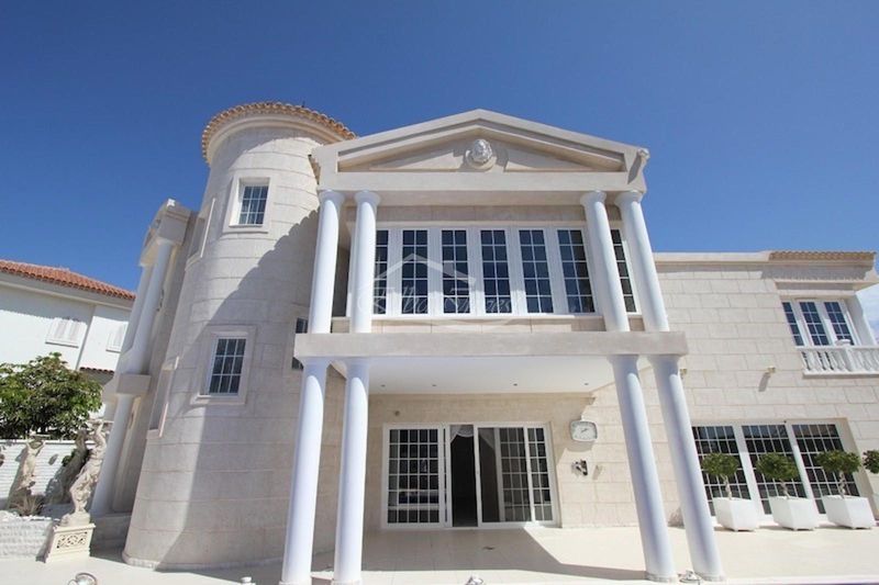 Chalet Independiente en venta La Caleta, Santa Cruz Tenerife. Ref: 5797. Elba Invest Inmobiliaria