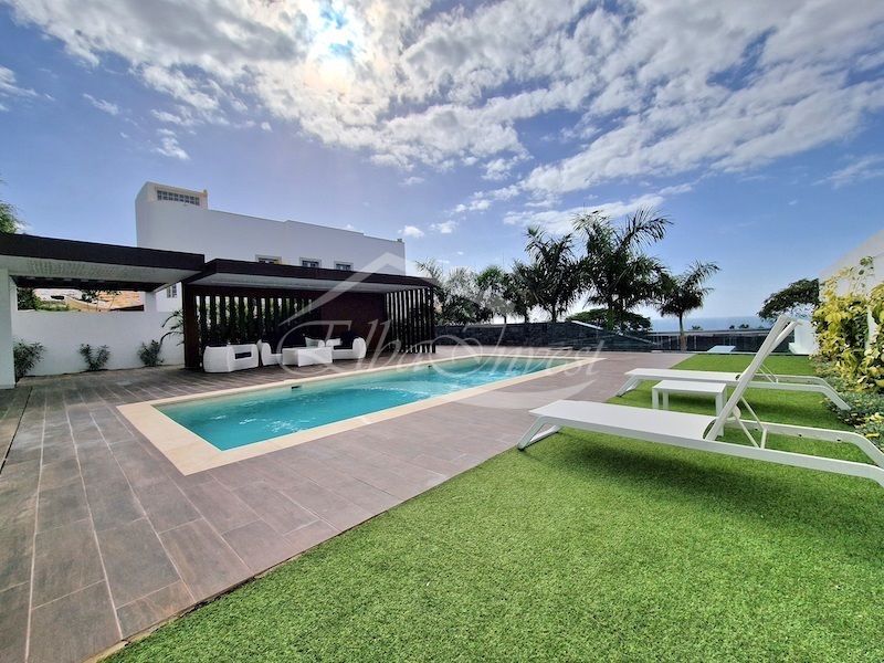 Chalet Independiente en venta Costa Adeje, Santa Cruz Tenerife. Ref: 5799. Elba Invest Inmobiliaria