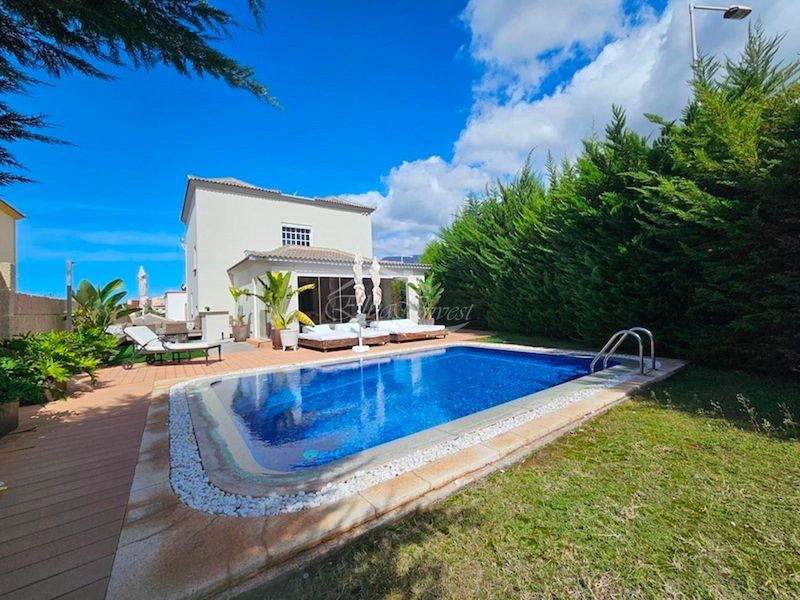 Chalet Independiente en venta Costa Adeje, Santa Cruz Tenerife. Ref: 5861. Elba Invest Inmobiliaria