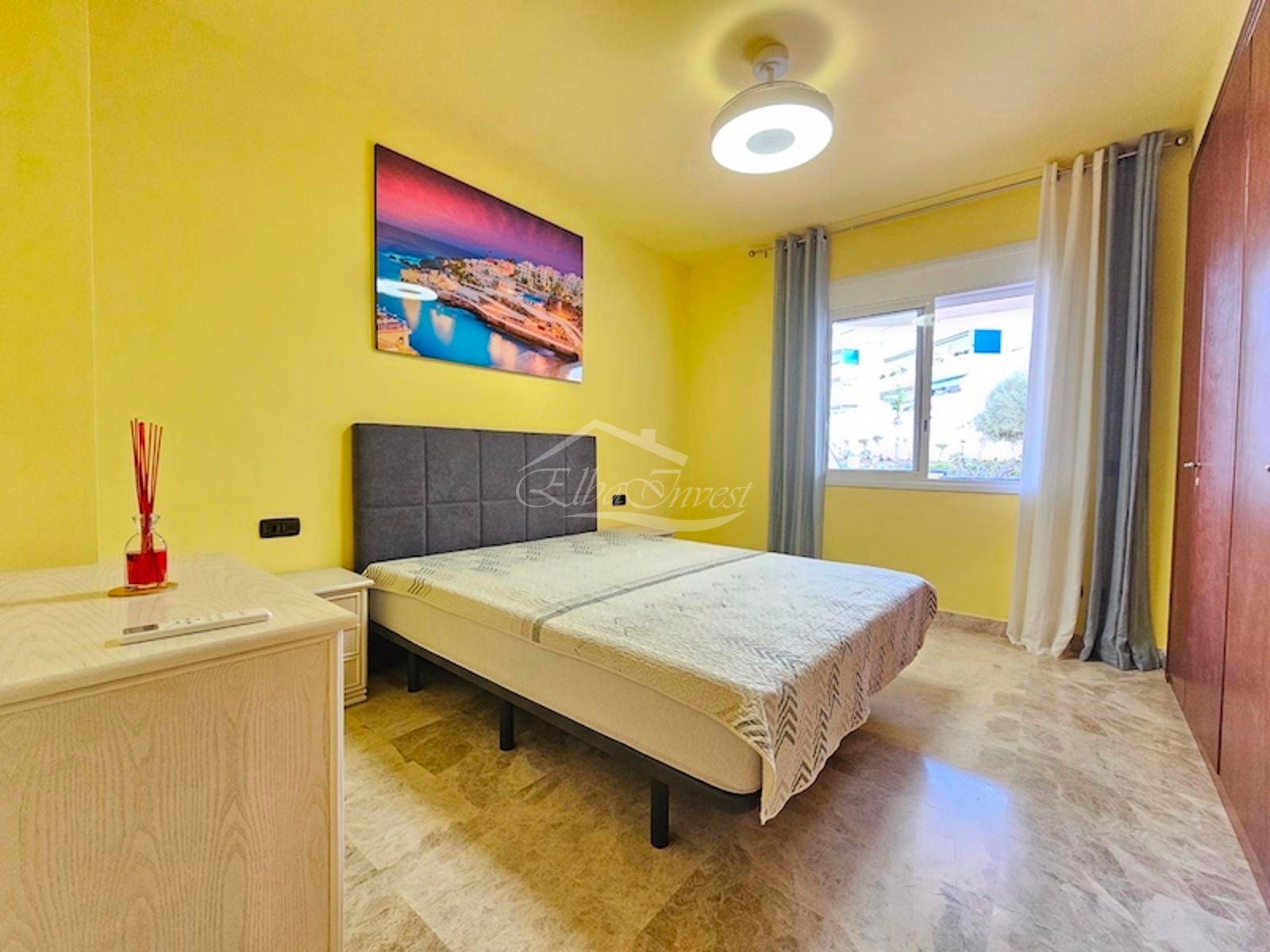 Piso en alquiler  Arona  13/43