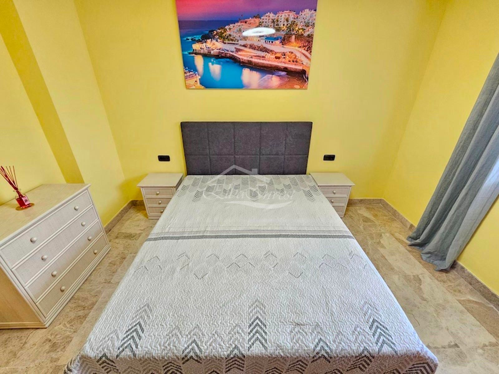 Piso en alquiler  Arona  17/43