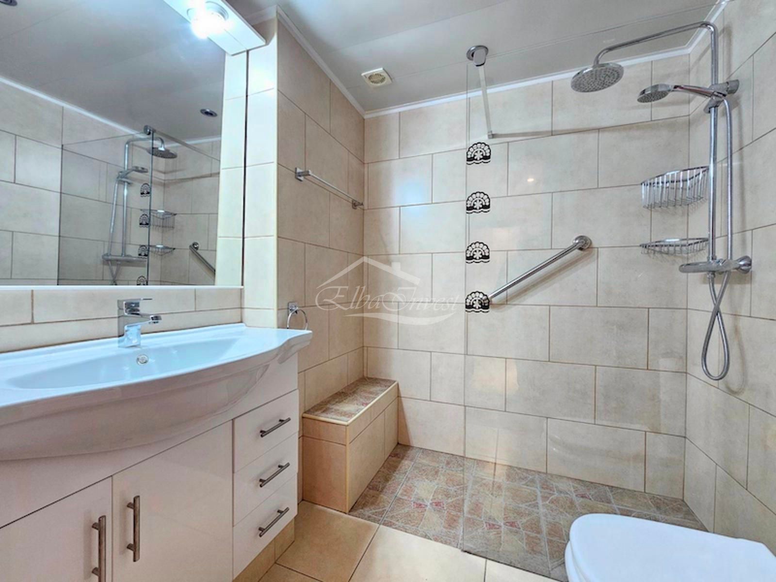 Piso en alquiler  Arona  18/43