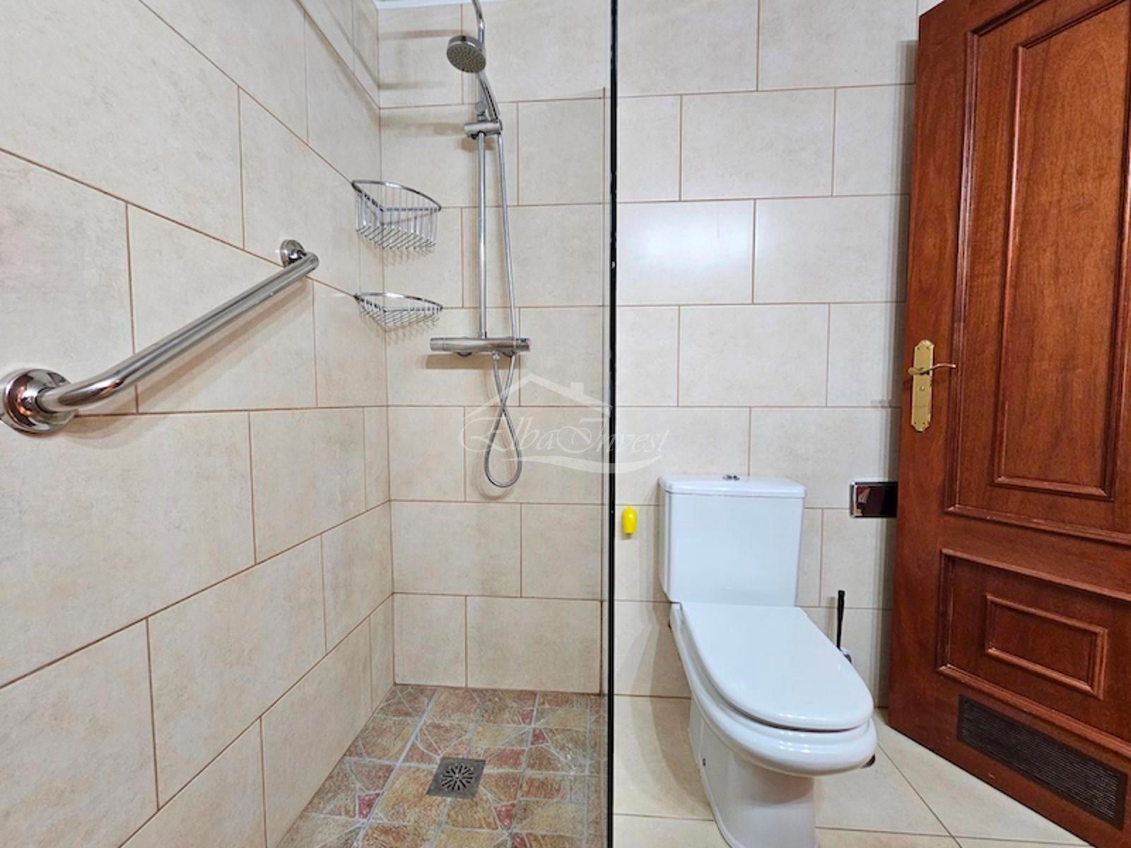 Piso en alquiler  Arona  19/43